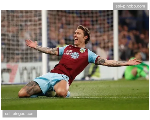 伯恩利传控成功率仅78%,孔帕尼理想主义在英超遭遇现实打击